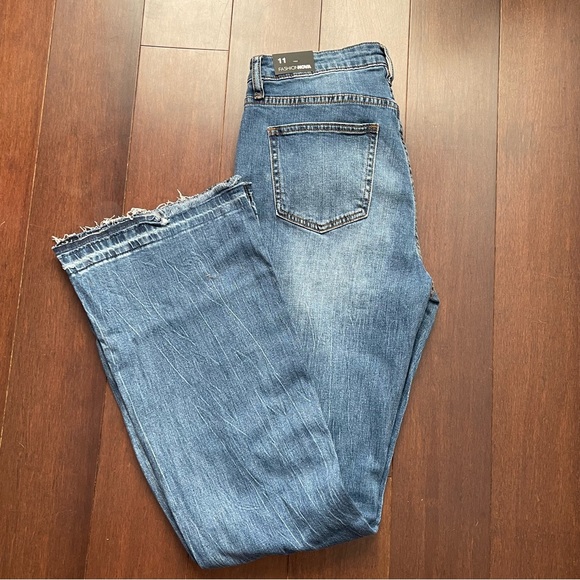 Ripped stretch flare jeans - Picture 3 of 6